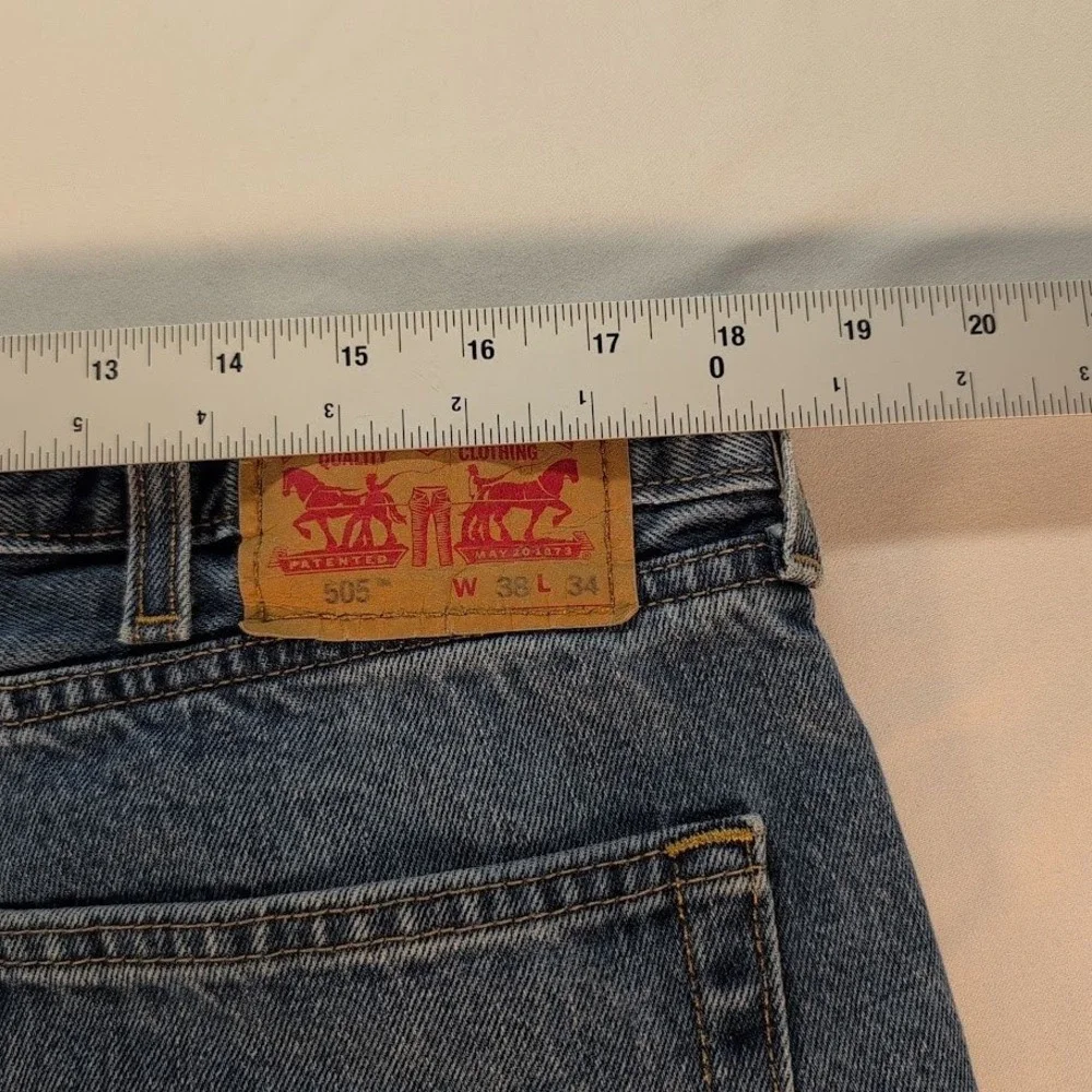 Levis 505 Regular Fit Straight Leg Jeans Mens 38x34 Medium Wash Blue Denim